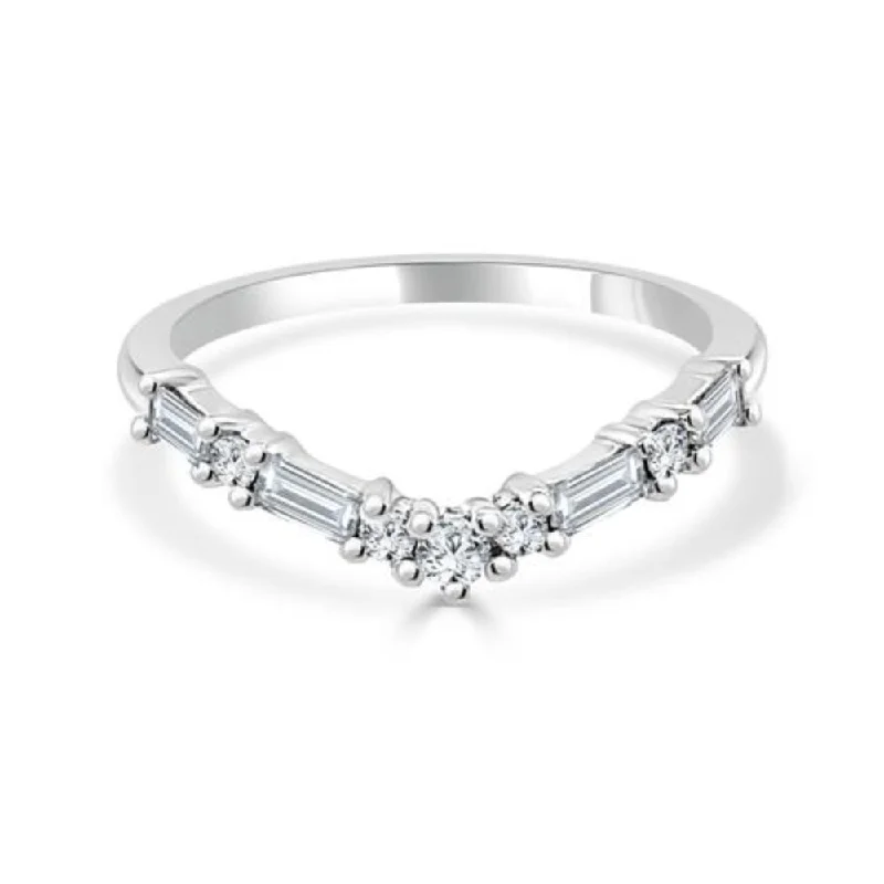 14k Alternating Round and Baguette Diamond Contour Band