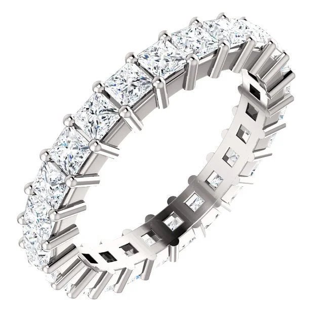 14KT GOLD 2 1/2 CTW PRINCESS DIAMOND SHARED PRONG ETERNITY BAND