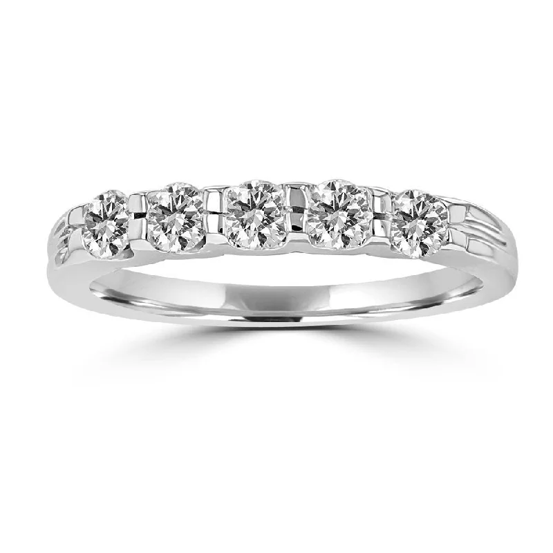 14KT White Gold 1/2 CTW Round Diamond Five Stone Band