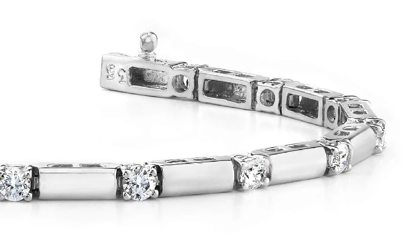 Clean Design Diamond And Bar Diamond Bracelet with 2.40 ct.(finished) 3.5mm