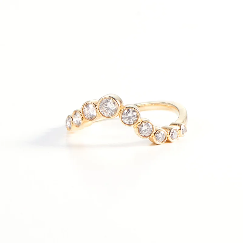 Ersa 14K Gold Ring w. Diamonds