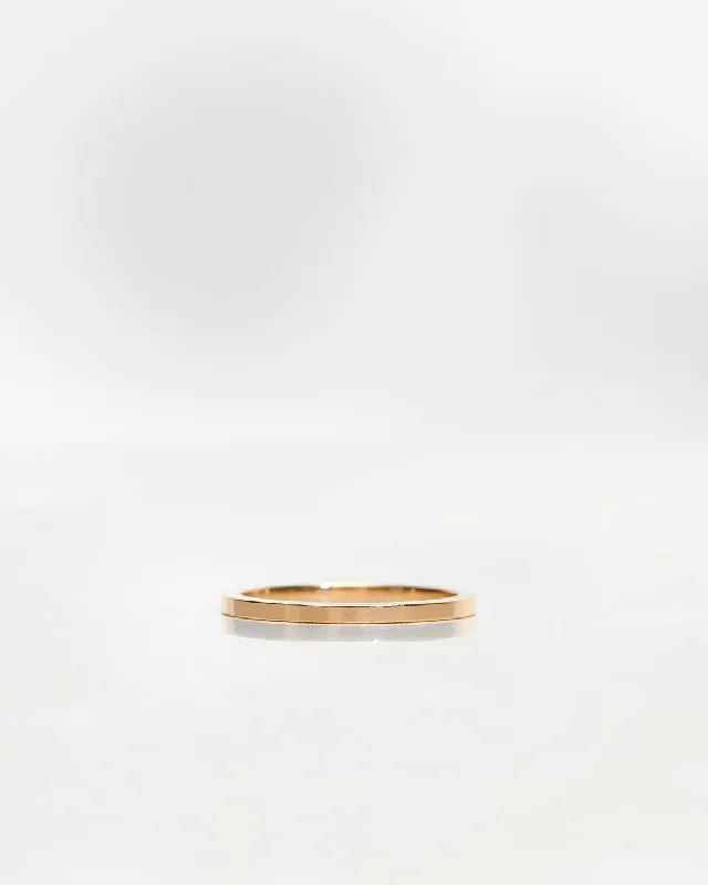 Squared Goldie 1.5 mm 18K Gold, Whitegold or Rosegold Ring