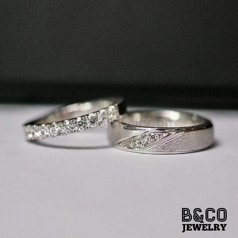 Petite Venise Wedding Rings